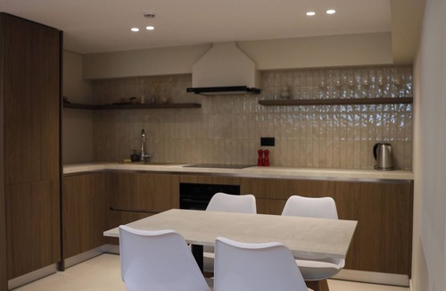 Qender Apartment | Cozy 2-bedroom duplex apartment in Saranda