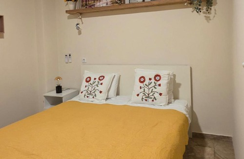Livadhia Apartment | Cozy 3 Bedroom Apt