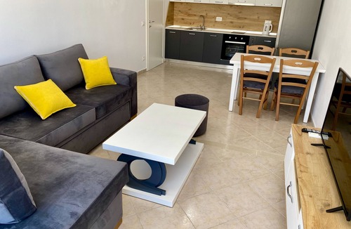 Shkembi i Kavajes Apartment | Cozy Apartment for Open-Minded Guests