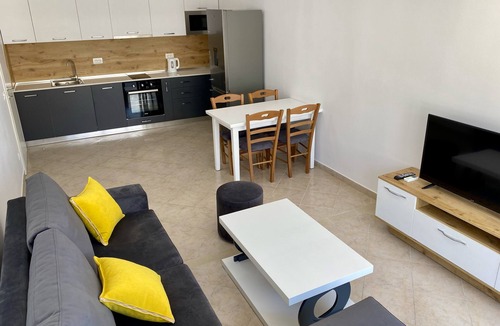 Shkembi i Kavajes Apartment | Cozy Apartment for Open-Minded Guests