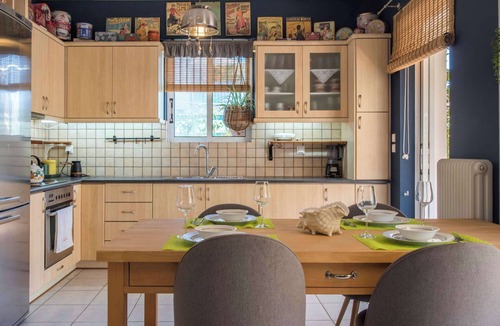 Athens Apartment | Cozy Apartment with Beautiful Balcony