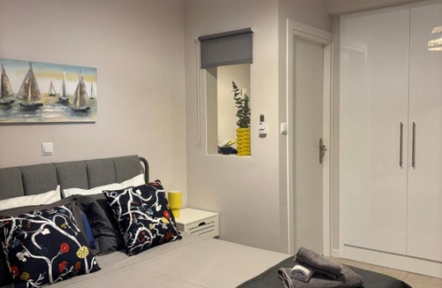Loutraki Apartment | Cozy Apartment with Mountain View