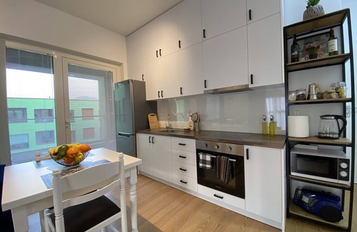 Tirana Apartment | Cozy Apt in Colorful Complex Wifi/Ac/Netflix