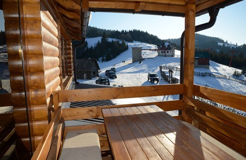Vitomiricë House | Cozy Berane Stay in Ski Area with On-Site Restaurant - Standard Cottage