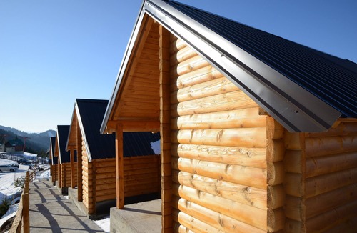 Vitomiricë House | Cozy Berane Stay in Ski Area with On-Site Restaurant - Lux Cottage