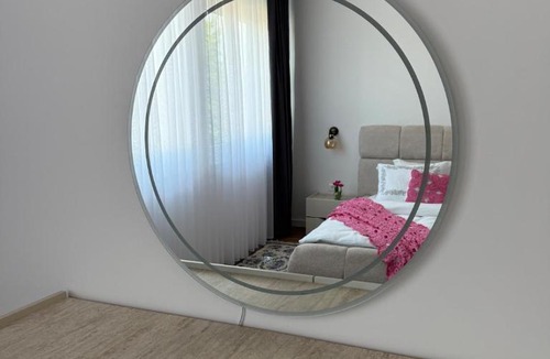 Pejë Villa | Cozy Hillside Home - Gated & Scenic