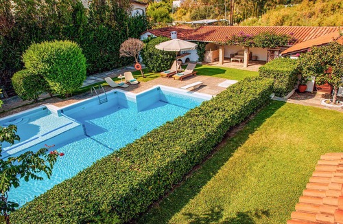 Schinias House | Cozy home in Marathons with private swimming pool, can be inside or outside