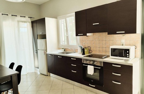 Kalami House | Cozy Olympia Apartment with pool