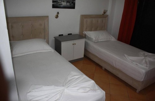 Qender Hotel | Cozy room for 2 people in marvelous Sarandë with AC, WiFi