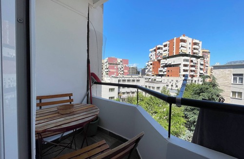 Tirana Apartment | Cozy studio with WiFi and AC in nice Tiranë