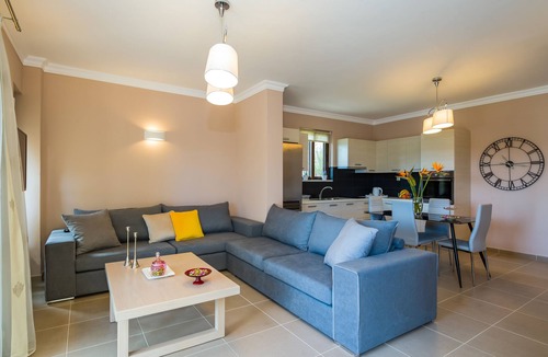 Kato Stalos Villa | Cozy villa near to Stalos beach