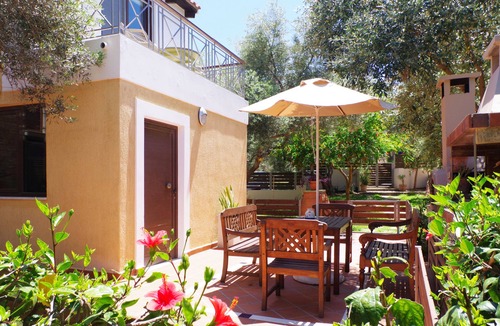Daratsos Apartment | Cozy Villa with Swimming Pool Near the Sea