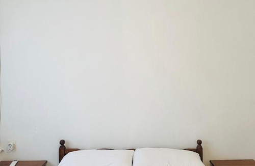 Delvine House | Cozy Village Guesthouse