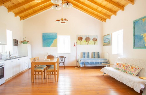 Marantochori House | Cozy Village House in Marantochori with Stunning Hill Views