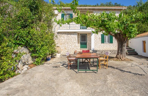Marantochori House | Cozy Village House in Marantochori with Stunning Hill Views