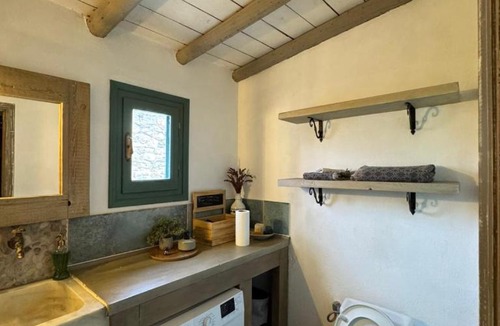 Kakorrevma House | Crafted in Stone