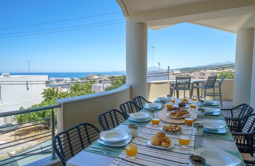 Violi Charaki House | Crethion A Private Cretan Sanctuary , Pool, Jacuzzi, Gym & Entertainment