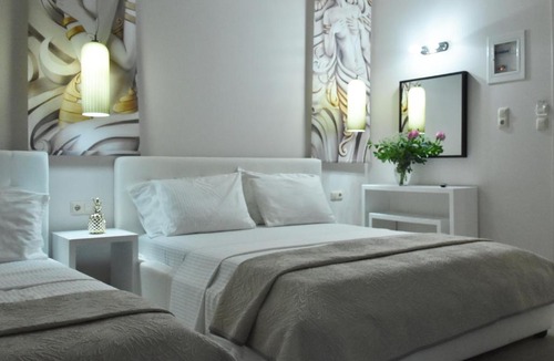 Stavros Apartment | CROSS PLAZA