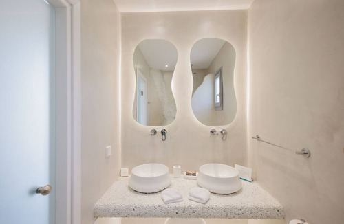 Naxos Town Hotel | Crystal Mare Suites
