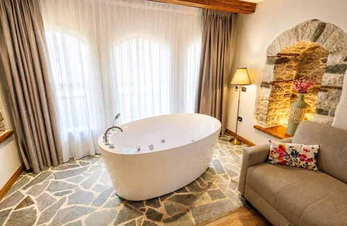 Gjirokaster Hotel | Cumaku Boutique Hotel & Spa