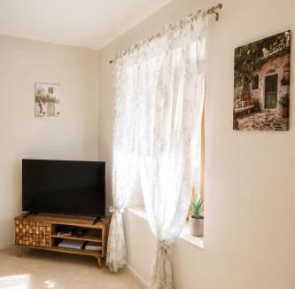 Potamia House | Daisy House Golden Beach Area
