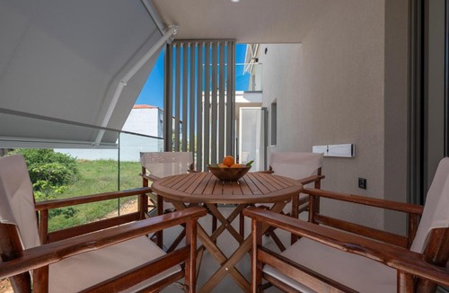 Flogita Apartment | Danae Luxurious Residences- 4 min walk from beach