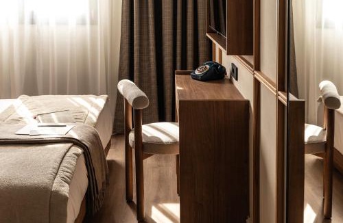 Kinosargous Hotel | Darya-J