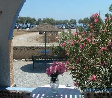 Perivolos Apartment | DARZENTA ATHINA APARTMENTS Perivolos