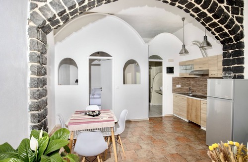 Vourvoulos Hotel | Dawn Suites Santorini