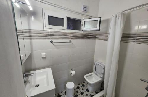 Skiros Apartment | debi's place