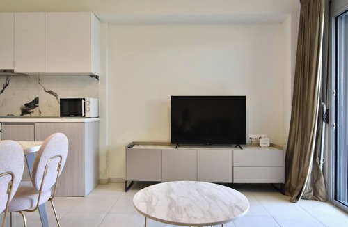 Nikita Apartment | Deluxe Suite Dina in Nikiti