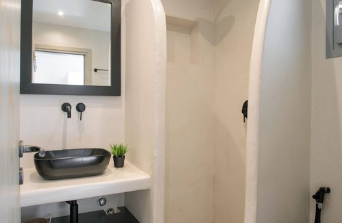 Naxos Town Hotel | Deluxe triple room in Naxos town (access to shared pool)