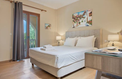 Vasilikos Apartment | Deluxe Two-Bedroom Apartment 1 with Private Veranda, Wi-Fi and Air Conditioning