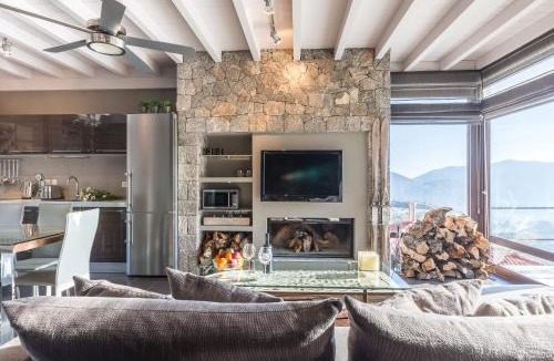 Arachova Villa | Deluxe Villa by White Hills Outdoor Hot Tub