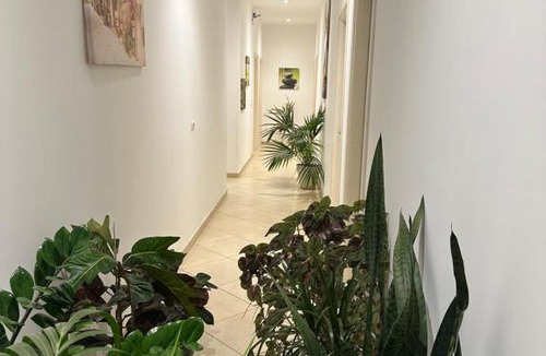 Qender Hotel | Deni's Hotel
