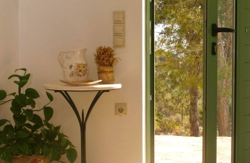 Pitharion Apartment | Der Garten von Zephyrus - Osten by Interhome