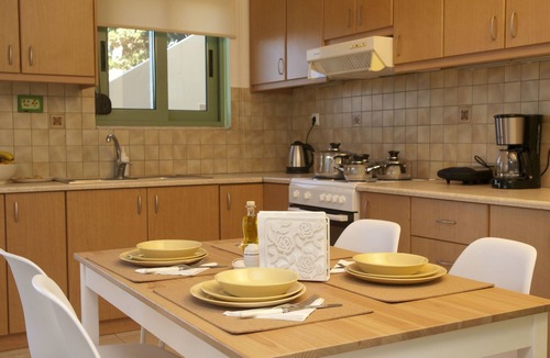 Pitharion Apartment | Der Garten von Zephyrus - West by Interhome
