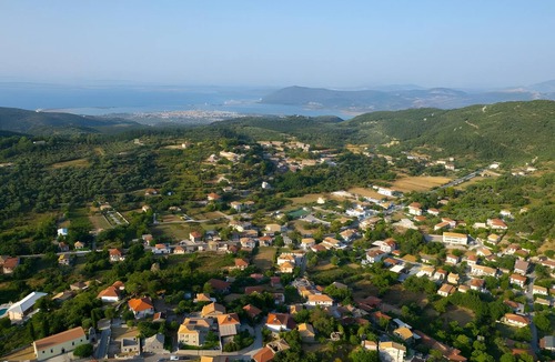Spanokhorion Apartment | Dervisia Stonehouse 2 Apartment with Sea View, Wi-Fi, and Air Conditioning