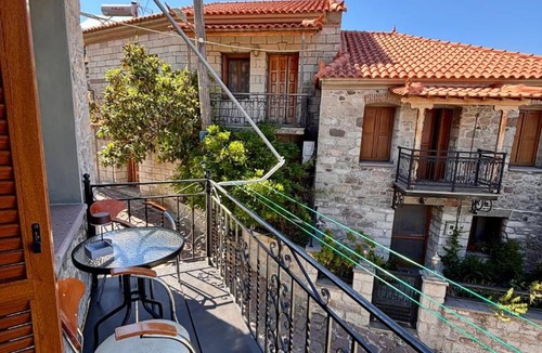 Lesbos House | Diamanti Stone House