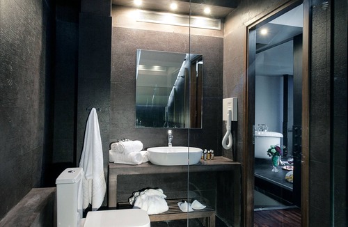 Ladadika Hotel | Diamond Suites