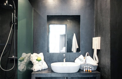 Ladadika Hotel | Diamond Suites