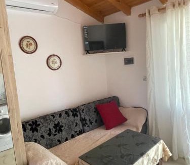 Fier Villa | Diarla's Home