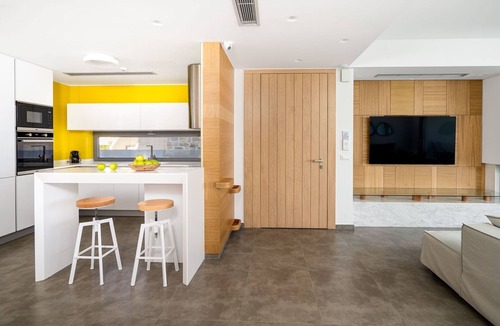 Gournai House | Dias Blaue Villa by Interhome