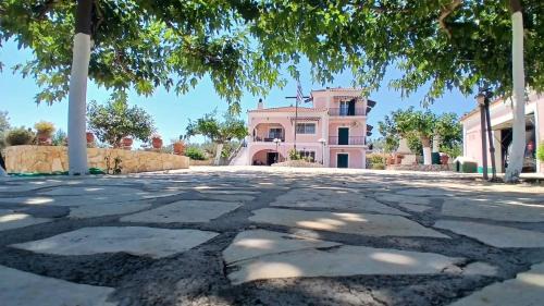 Kilada House | Dimelia Heaven Farm