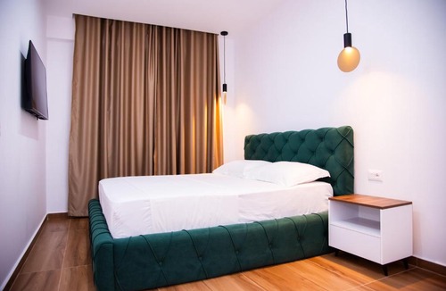 Himare Hotel | Dine Residence