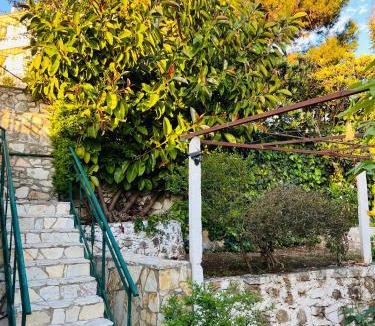 Qafe e Gjashtes Villa | Dolce Vita Villa