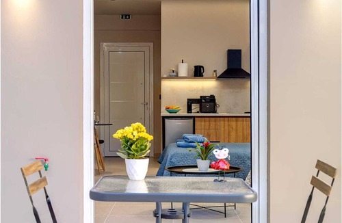 Agia Marina Apartment | Dom Azure Elegant Studio 1