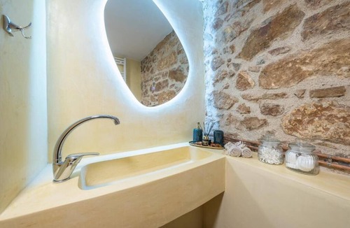 Mousio Apartment | DP Homes Exarcheia 1B - Central Stone Apt near Metro & Museum