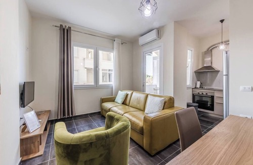 Ishem Apartment | Dream by the Sea Apartment by PikHost