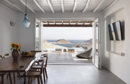 Kalafatis Villa | Dream View Villa, 2 min walk to the beach, by Red Windmill Villas
